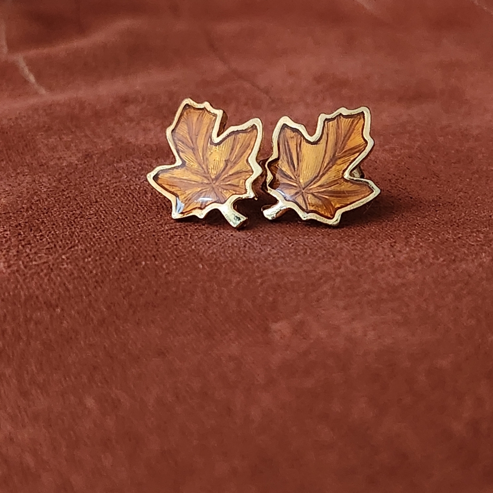Vintage Autumn Fall Maple Leaf Gold Tone Enamel Orange Ladies Pierced Earrings🍁